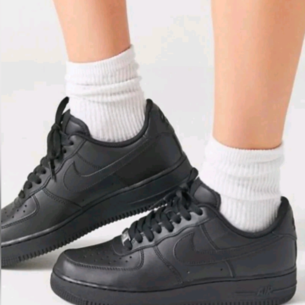 Nike Kids' Air Force 1 07 (GS) Triple Black Sneakers Size 3.5Y MSRP $90